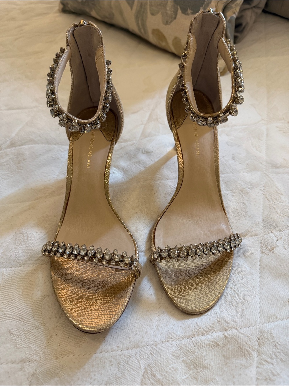 Gorgeous Antonio Melani Beautiful Emblellished crystal Gold Ankle-Strap sandlals